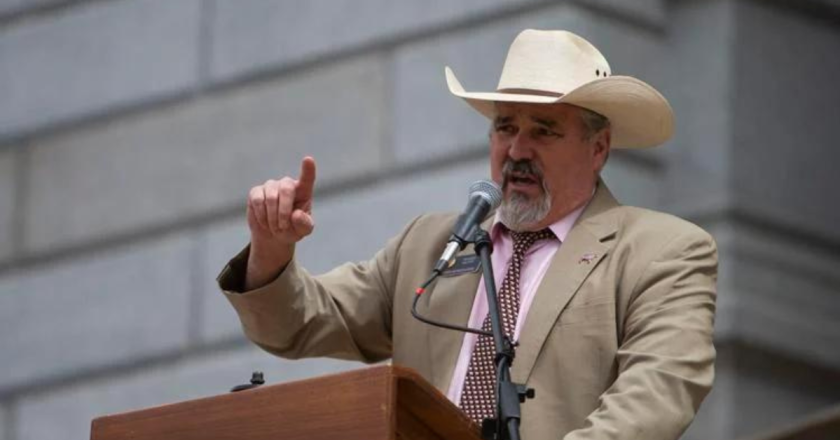 In barber shop chat, Rep. Holtorf finds more reason to call for Republican unity