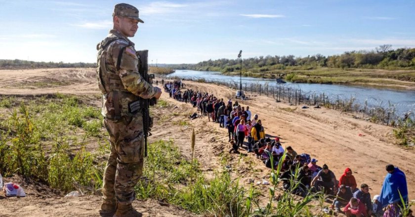 Supreme Court extends freeze on Texas illegal immigration law