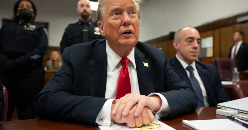 Analysis: Trump plan to cut taxes on tips would save taxpayers $250 billion over decade
