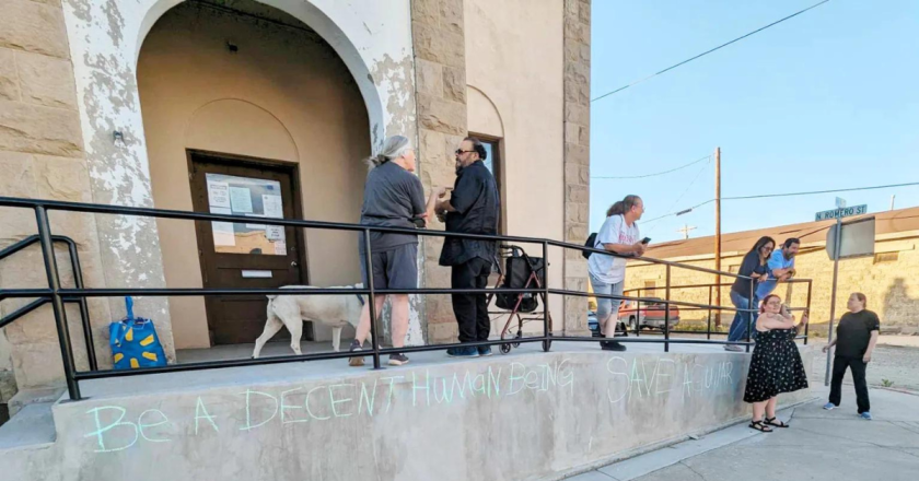 Council meeting suspended amid conflict in small town Aguilar