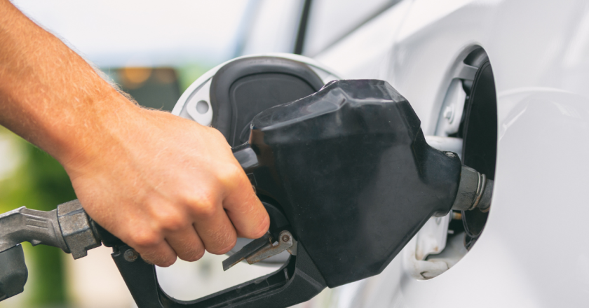 White House touts $3.49 gas, a 1-cent savings from last July 4th