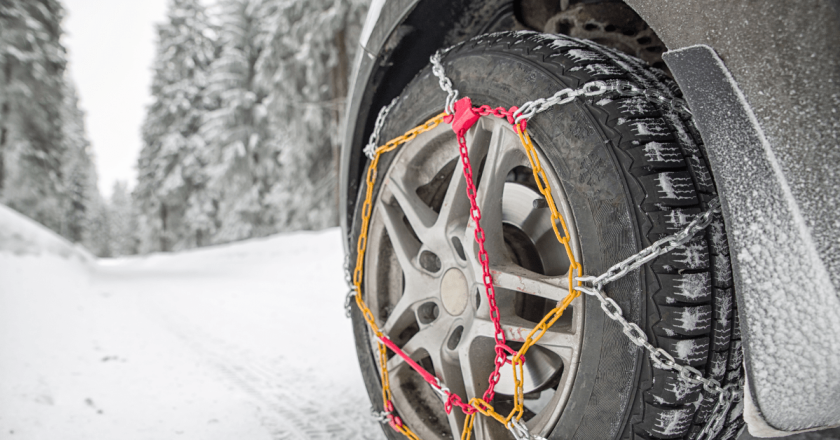 Colorado bill seeks to create locations on I-70 where private companies can sell and install tire chains