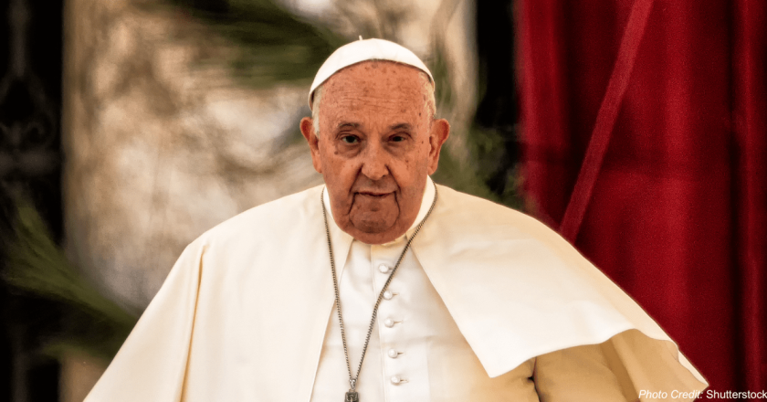 Pope Francis awake on 10th day of hospitalization as early kidney failure kicks in