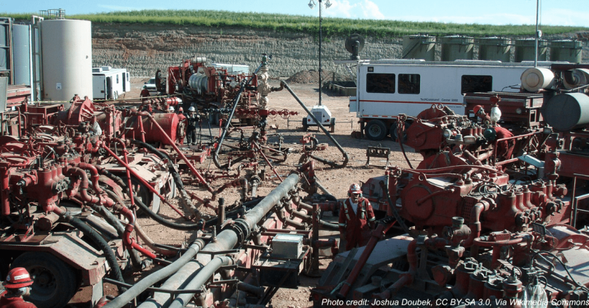 U.S. House passes bill blocking future presidential bans on hydraulic fracking